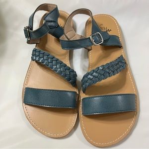NWT Monkey Feet Mommy Womens flat leather sandals blue size 37 size 6